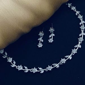 Flower Leaf AD Necklace