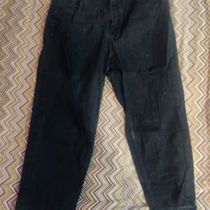 High Rise Black Straight Cropped Jeans