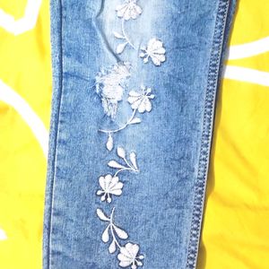 Women Skinny Mid Rise Blue Jeans