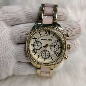 Mk stylish lady  With premium quality