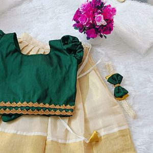 Pattupavada ( Skirt And Blouse)