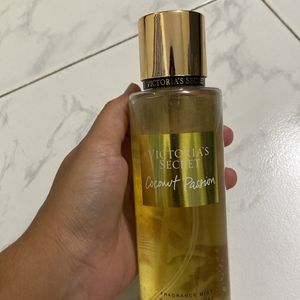 Victoria Secret- Coconut Passion Body Mist