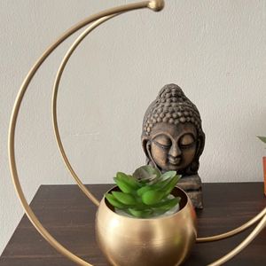 Metal Design Vase with Gold Finish