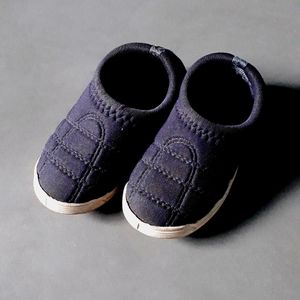 Baby Boys and Girls Shoes 8 no.