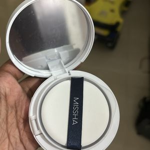 Misha Magic Cushion Foundation 23