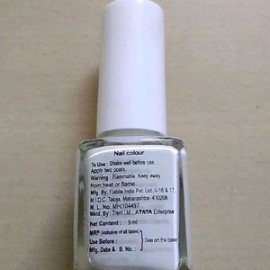 WHITE NAILPOLISH