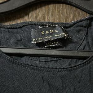 BASIC BLACK TEE - PAIR WITH ANYTHING