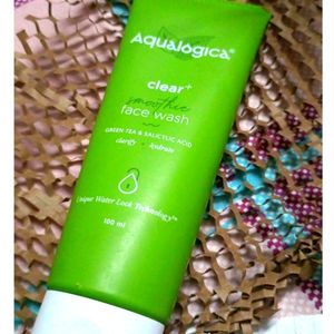 Aqualogica  Clear+Smooth Face Wash