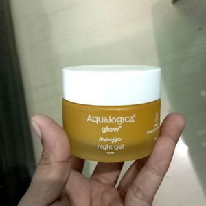 Aqualogica Glow gel