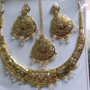 Jewellery Necklace With Earrings And Mang Tika