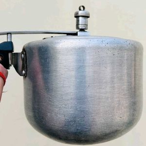 Aluminium Pressure Cooker