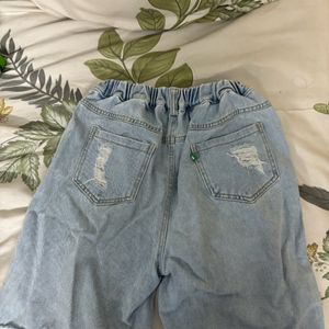 Stretchable jorts