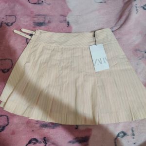 ZARA Pleated Skirt With Shorts Size:L