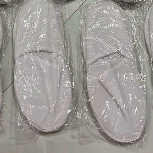 Bathroom slippers (4 Pairs)