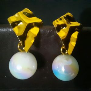 Pearl Statement Earing