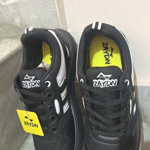 New Black Zaydn Sneakers