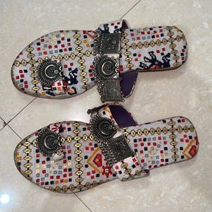 White Rajasthani Ethnic Flats