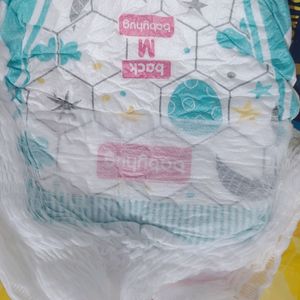 Babyhug M Size Diapers