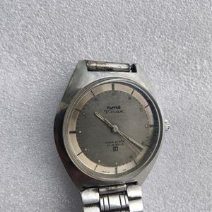 Vintage HMT Vivek Manual Hand-Winding Watch.