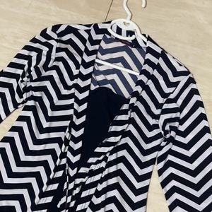 Stylish Blue White zig zag strip pattern Dress 👗