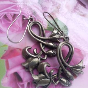 Antique Oxidised Jewellery Rose Motif