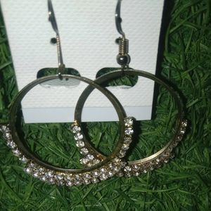 This Earrings In Vry Affordable Price