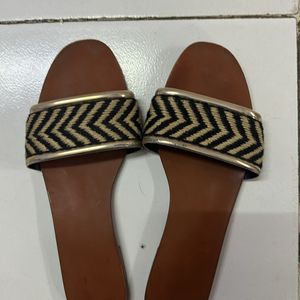 Zara Flats