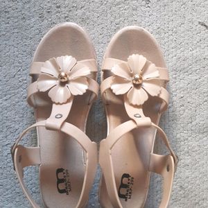 Very Comfortable Sandals Size 4.5