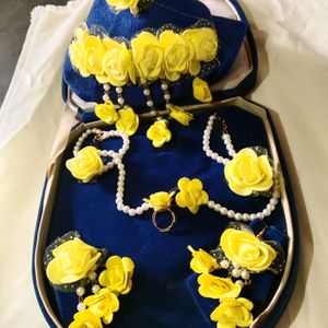 Haldi Menhdi Jewellery Set