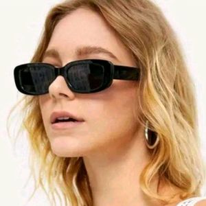 Fashionable UV Protected Sunglasses