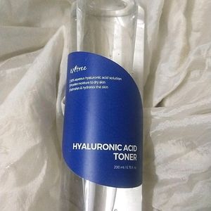 Isntree Hyaluronic Acid Toner