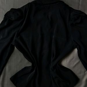 New Korean Black Puff Shoulder Shirt