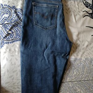 Levis Ladies Jeans