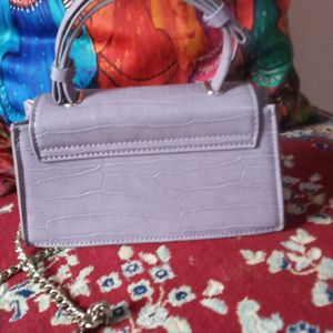 Levender Sling Bag