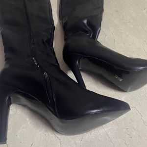 Blavk Boots