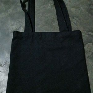 Gojo Tote Bag In Black