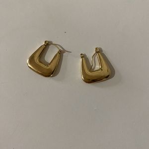 18K Gold hoop