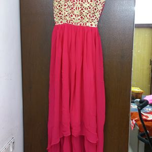 Sleevless Pick Gown