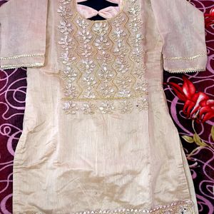 Short Kurtis College Going Girl Ke Liye Best