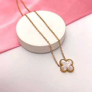 Rose Gold Flower Shape Pendant With Chain