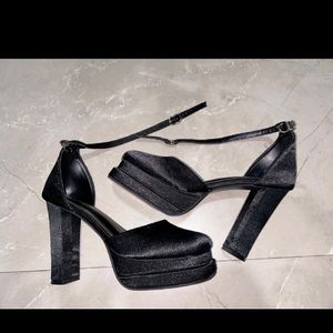 SALE BLACK PLATFORM HEELS!!!