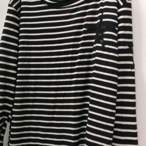 Black N White Striped Top Full Sleeves