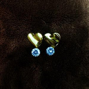 HEART EARINGS WITH A WHITE STONE DROP