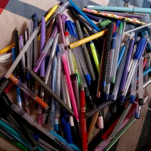 200+ Used Pens For Crafting And Other Things