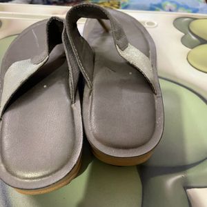 Women comfortable slippers