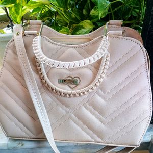 Beige Classy Sling bag 🛍️