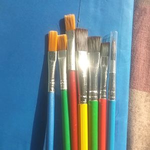 Different Sizes Of Paint Brush Available