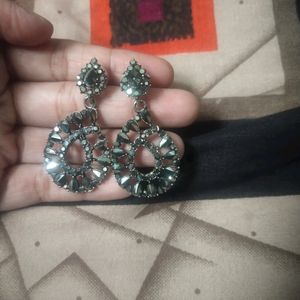 Chain Set With 3  Beautiful Earrings