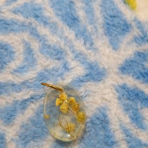 Set Of 4 Resin Flower Preserved Pendent