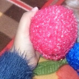 WOOLEN BALLS FOR SEWING OR CRAFT